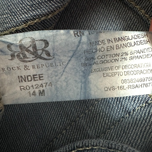 Rock & Republic size 14 distressed cropped indee Blue Jeans with stretch - Picture 9 of 11